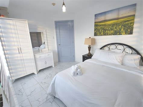 Condo vacation rentals in Ortigas Center .